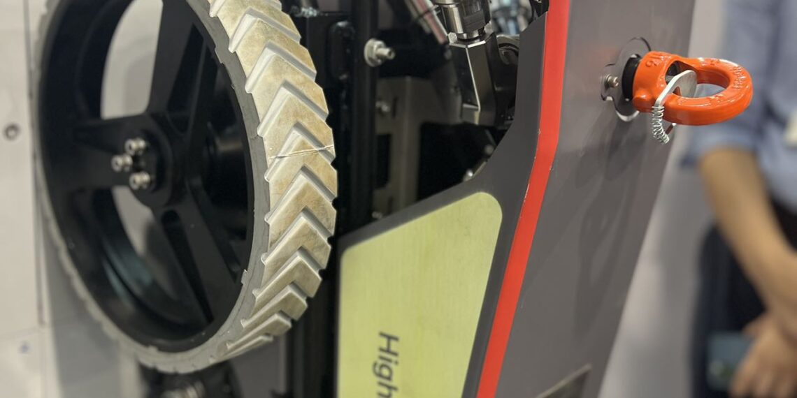 HighMate C20 Cargo Hold Cleaning Robot